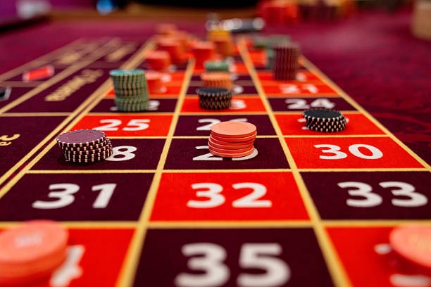 Live Kode Alam draw studio with presenter conducting number forecast game on bulantogel