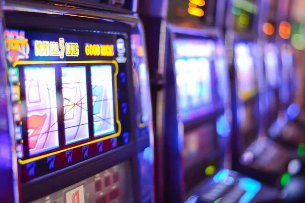 Live-dealer table studio with professional croupier and multi-camera feed on bulantogel platform